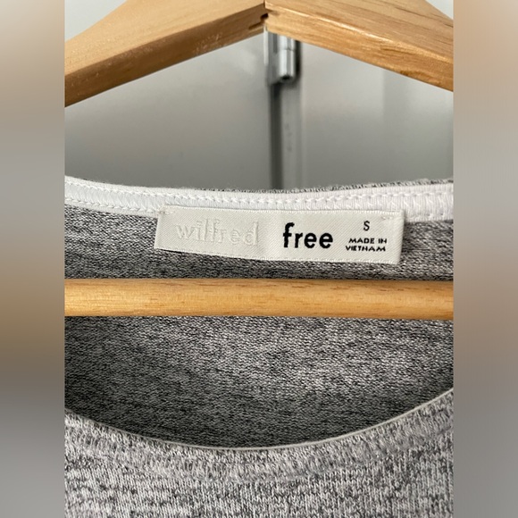 Aritzia Wilfred T shirt gray - Picture 2 of 3